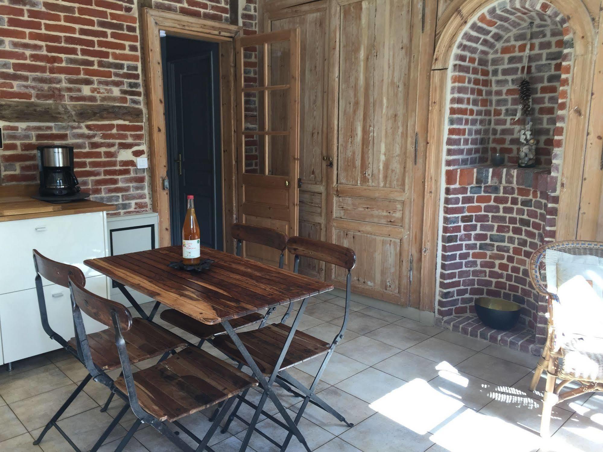 Appartements Du Clos Vorin Honfleur Exteriör bild