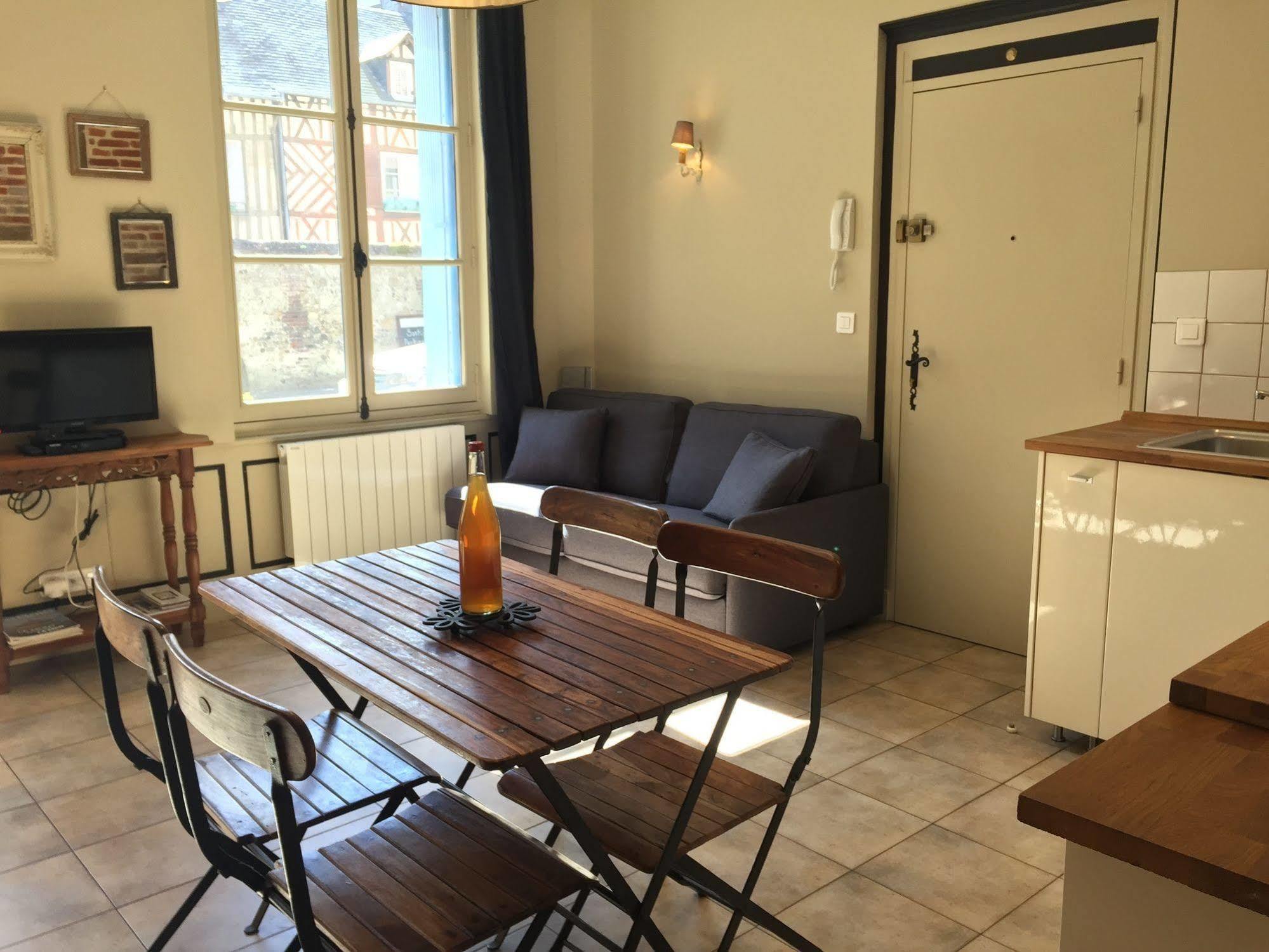 Appartements Du Clos Vorin Honfleur Exteriör bild
