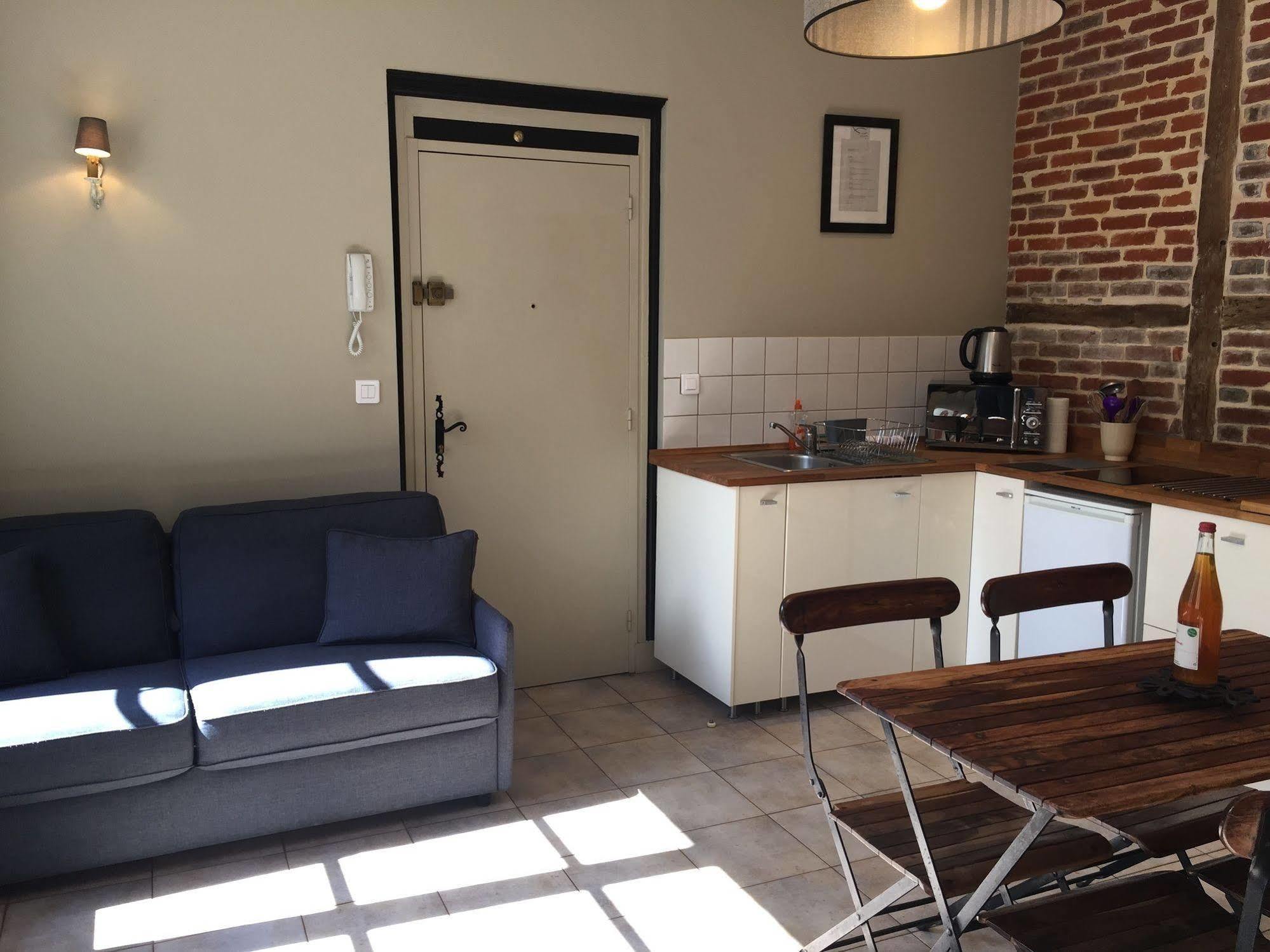 Appartements Du Clos Vorin Honfleur Exteriör bild