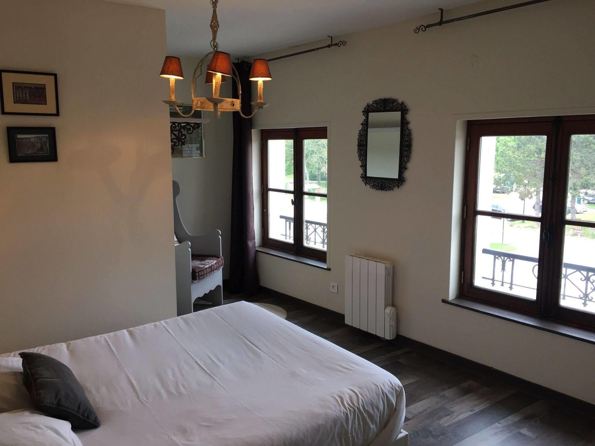 Appartements Du Clos Vorin Honfleur Exteriör bild