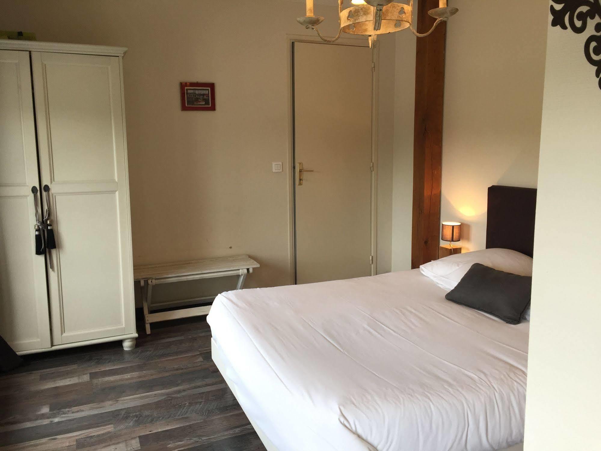 Appartements Du Clos Vorin Honfleur Exteriör bild